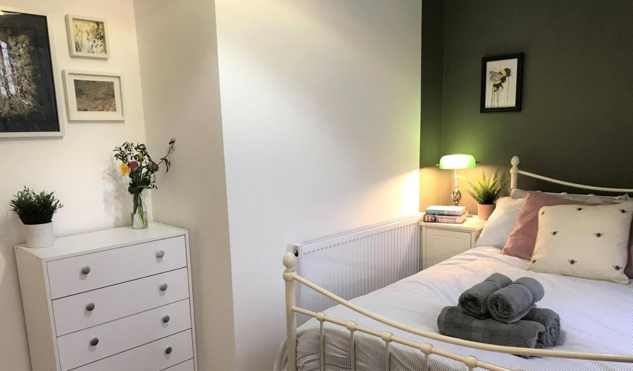 Stylish Modern 3-Bed House Nr Manchester City Ctr 怀特菲尔德 外观 照片