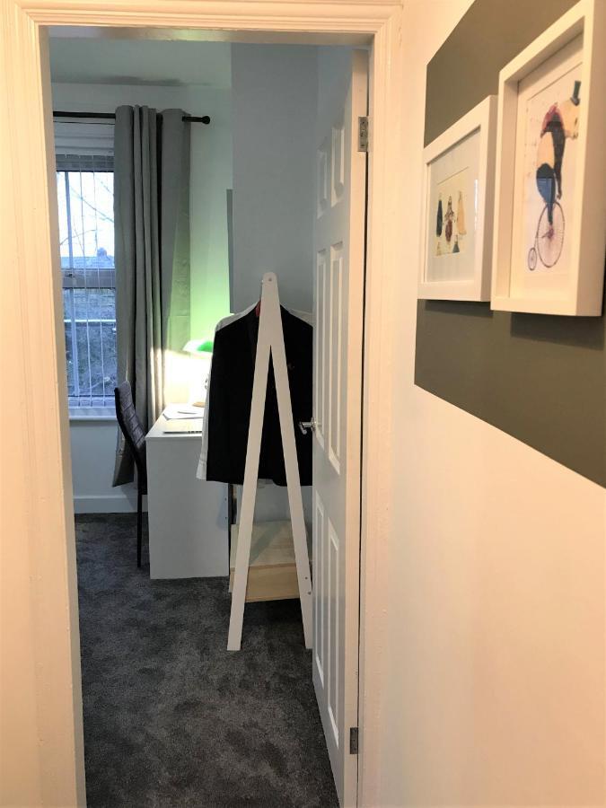 Stylish Modern 3-Bed House Nr Manchester City Ctr 怀特菲尔德 外观 照片