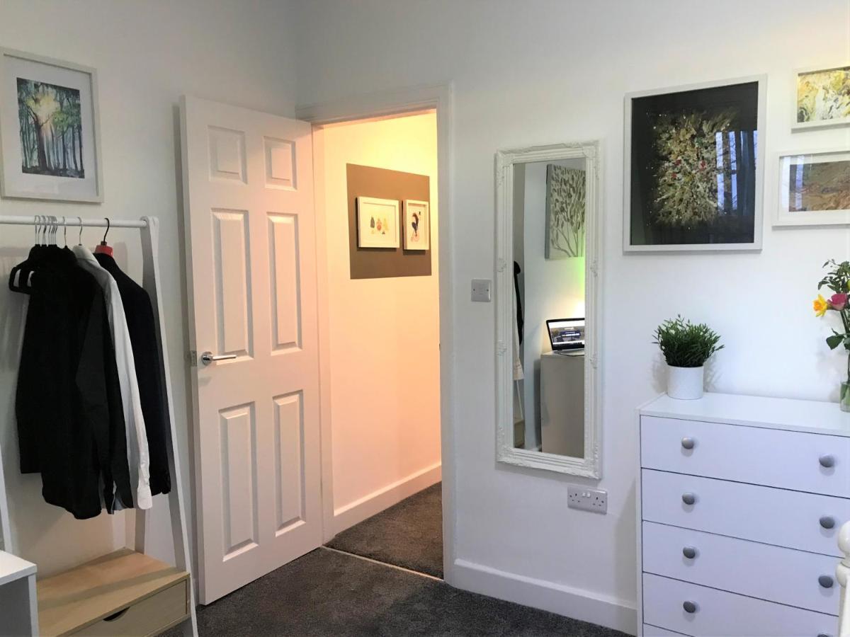 Stylish Modern 3-Bed House Nr Manchester City Ctr 怀特菲尔德 外观 照片