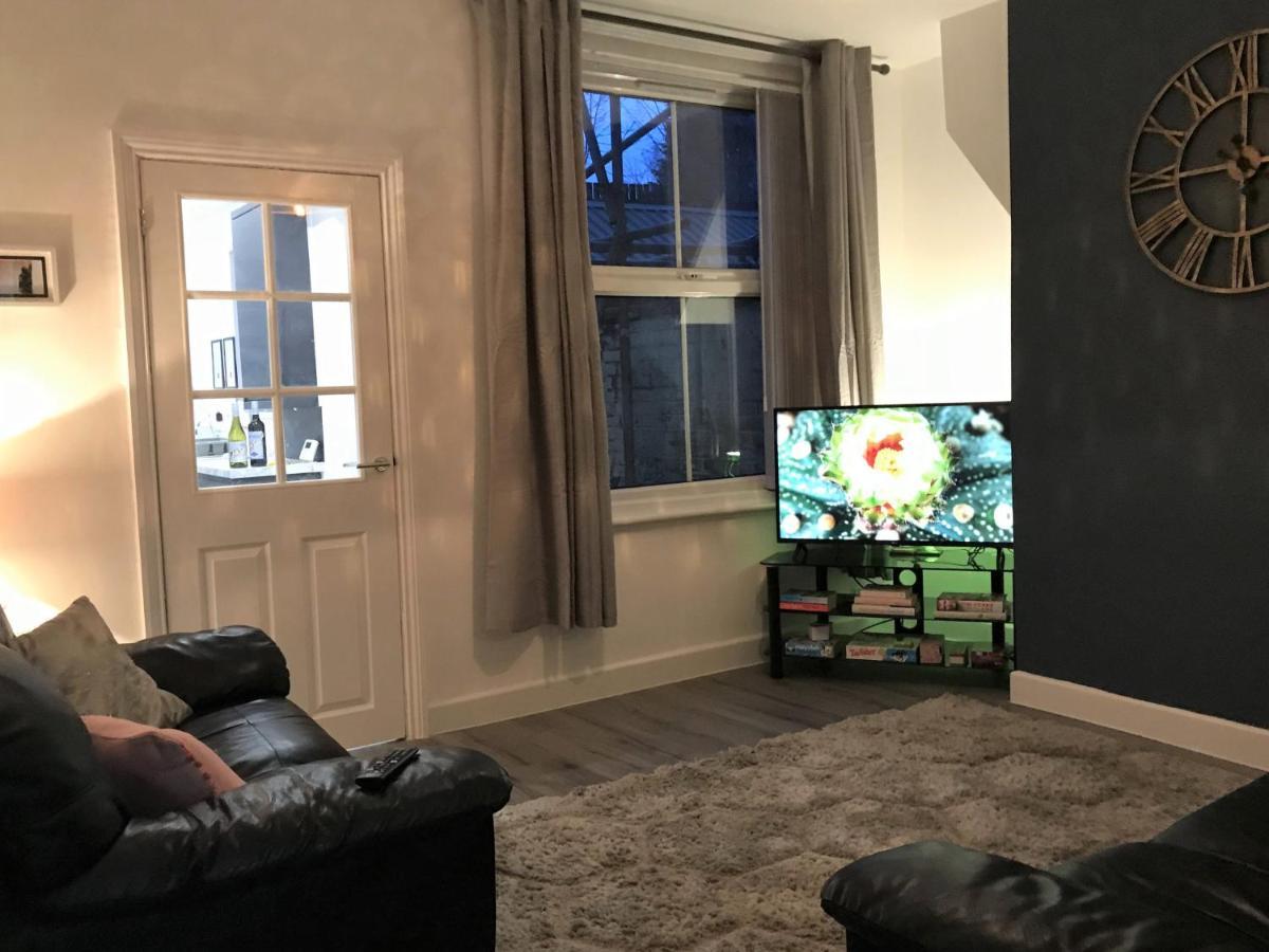 Stylish Modern 3-Bed House Nr Manchester City Ctr 怀特菲尔德 外观 照片