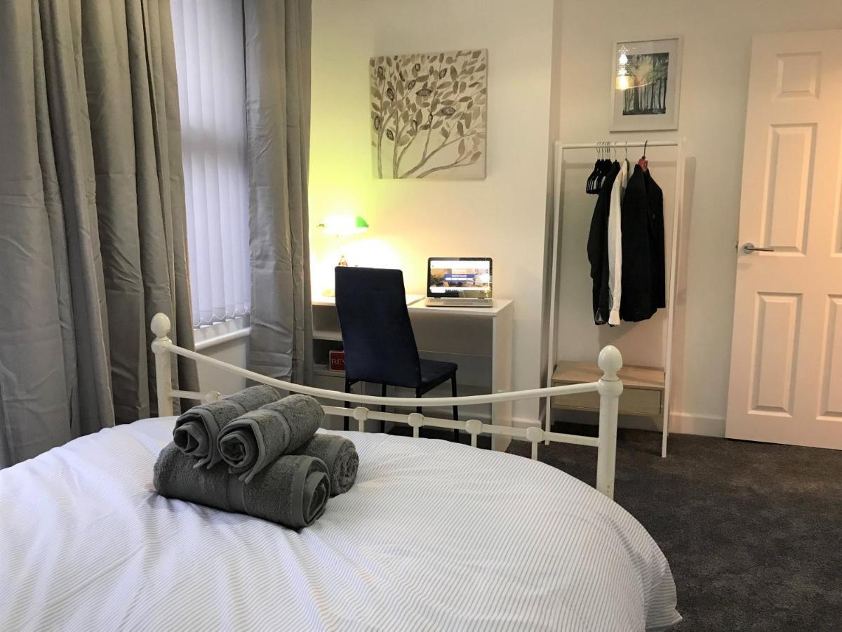 Stylish Modern 3-Bed House Nr Manchester City Ctr 怀特菲尔德 外观 照片
