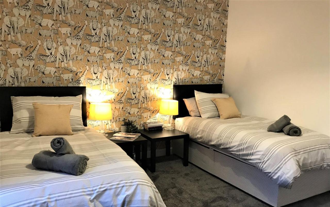 Stylish Modern 3-Bed House Nr Manchester City Ctr 怀特菲尔德 外观 照片