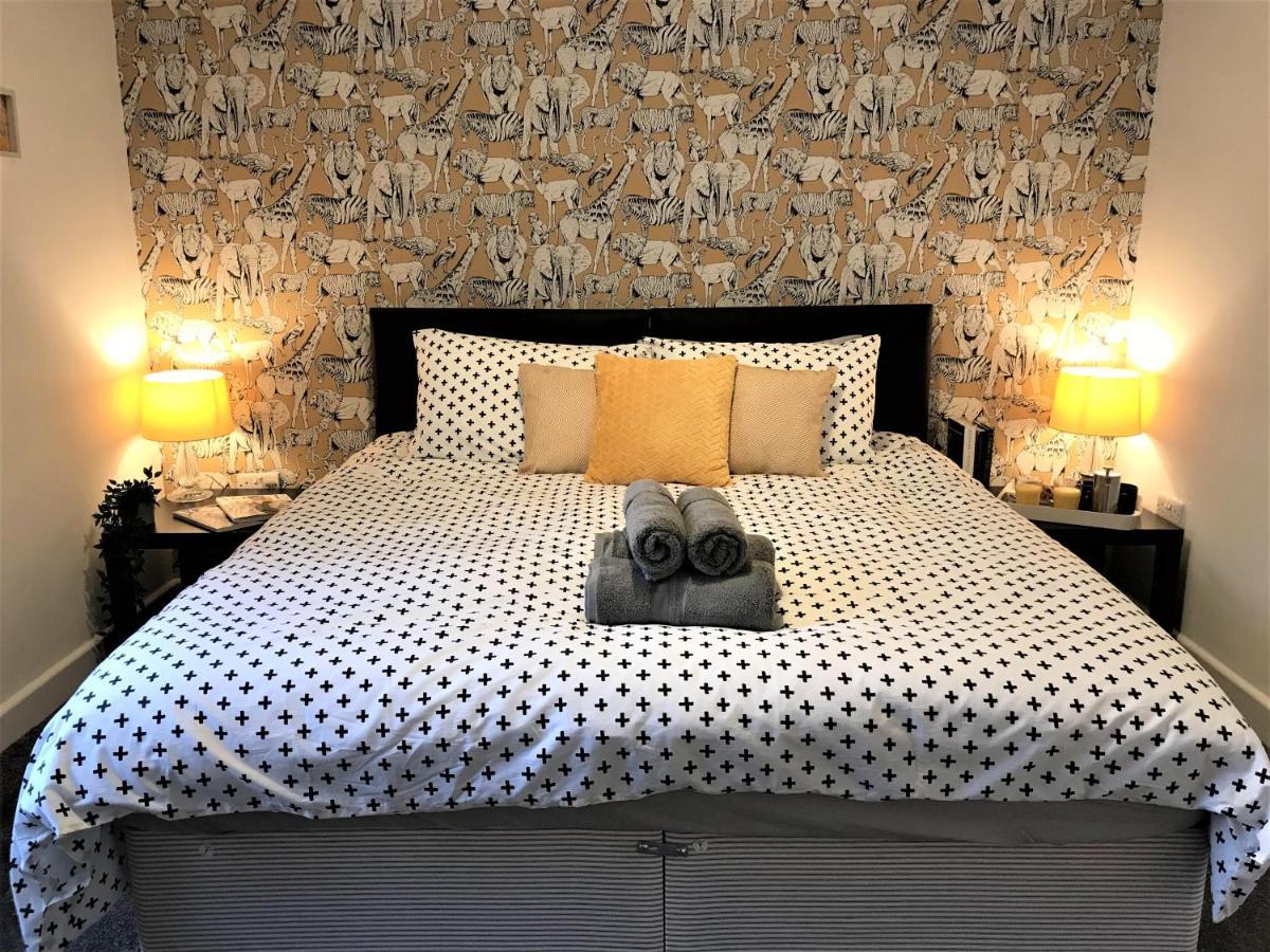 Stylish Modern 3-Bed House Nr Manchester City Ctr 怀特菲尔德 外观 照片
