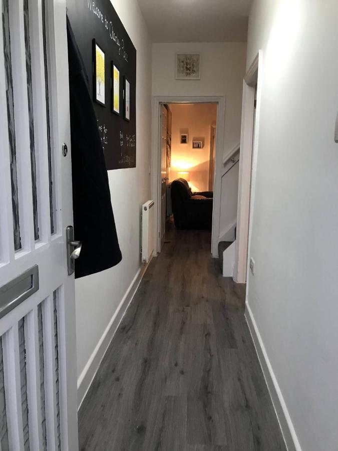 Stylish Modern 3-Bed House Nr Manchester City Ctr 怀特菲尔德 外观 照片