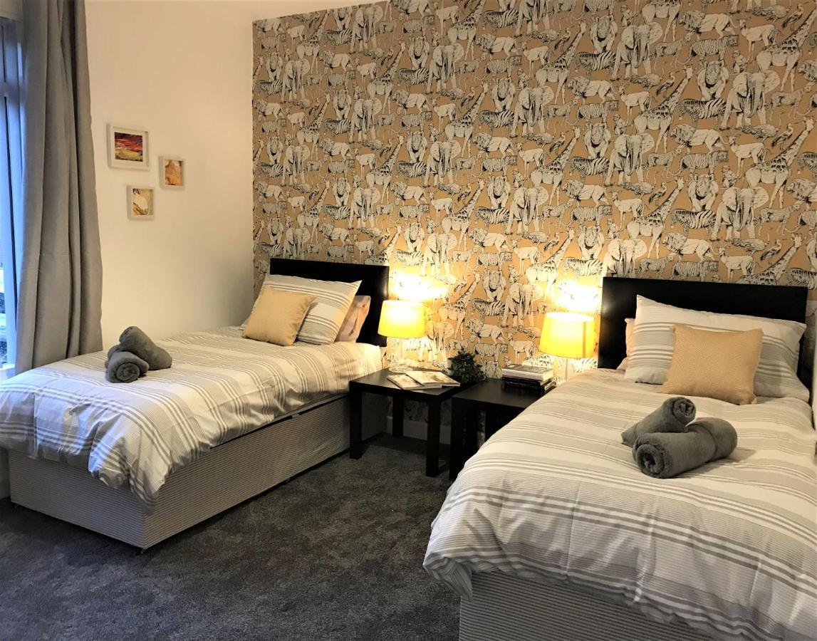 Stylish Modern 3-Bed House Nr Manchester City Ctr 怀特菲尔德 外观 照片