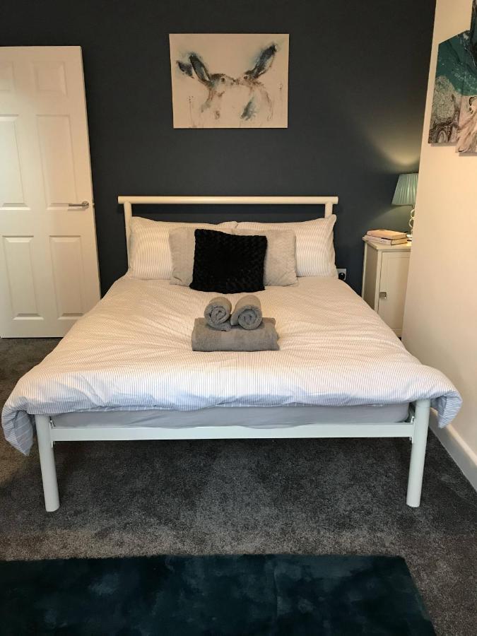 Stylish Modern 3-Bed House Nr Manchester City Ctr 怀特菲尔德 外观 照片