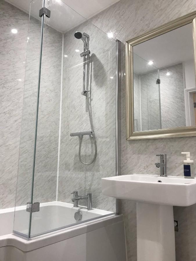 Stylish Modern 3-Bed House Nr Manchester City Ctr 怀特菲尔德 外观 照片