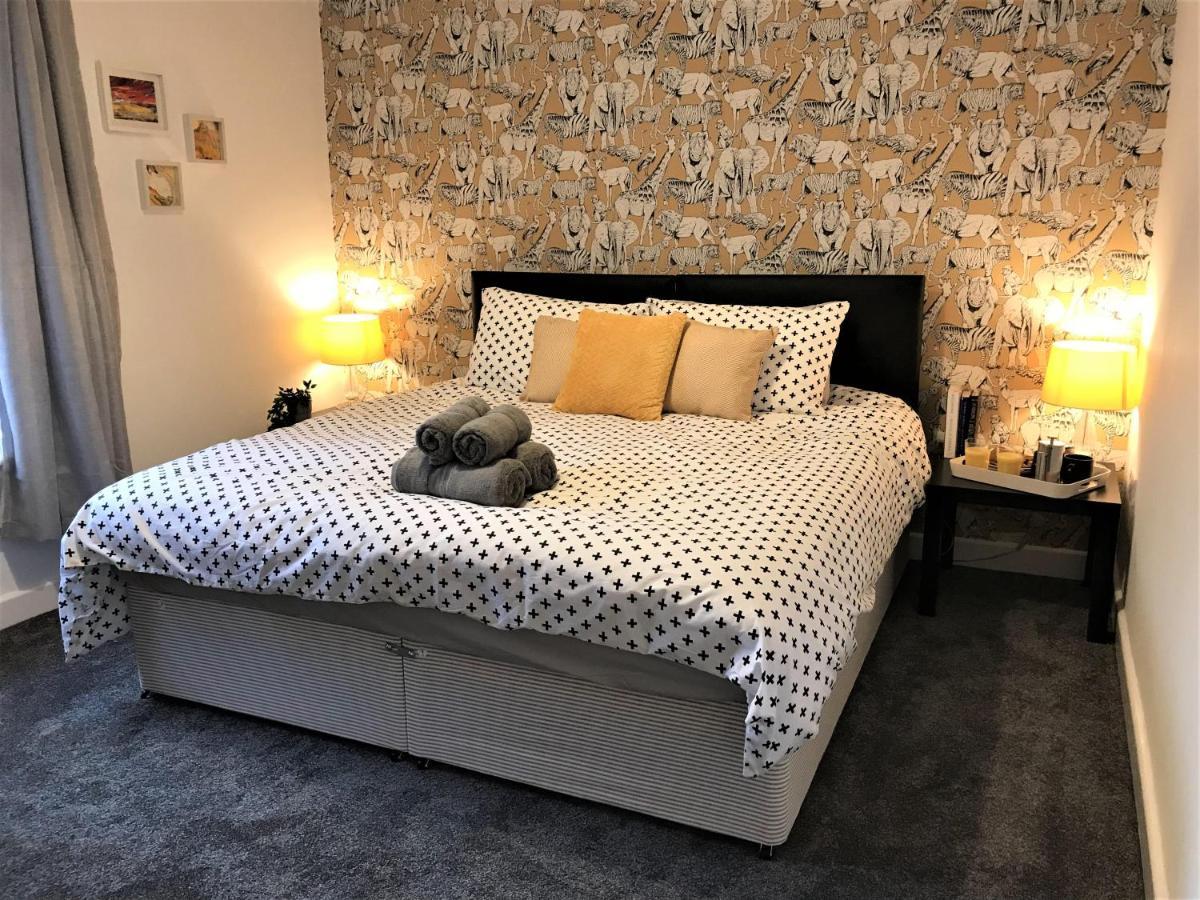 Stylish Modern 3-Bed House Nr Manchester City Ctr 怀特菲尔德 外观 照片