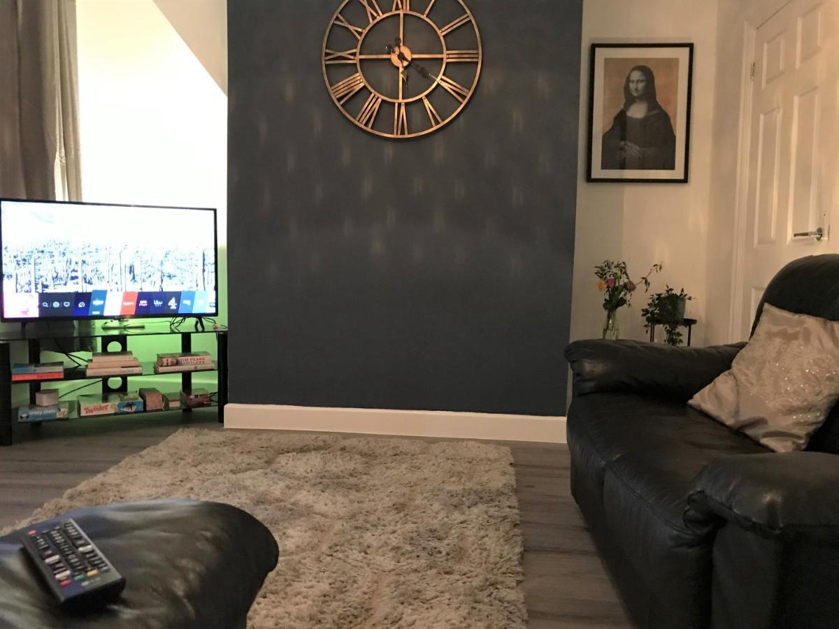 Stylish Modern 3-Bed House Nr Manchester City Ctr 怀特菲尔德 外观 照片
